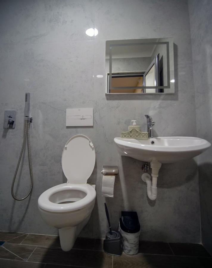 Hanna & Solei Hotel 베라트 외부 사진