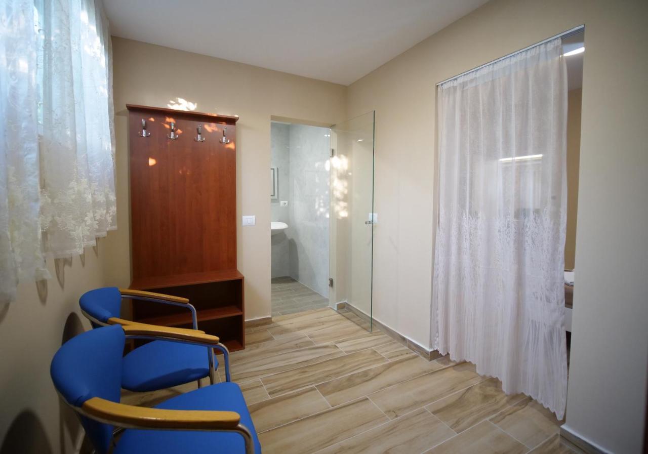 Hanna & Solei Hotel 베라트 외부 사진